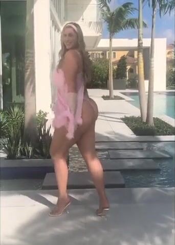 Watch Sophiesselfies Nude Onlyfans Sophiethebodyvip Video Leaked For Free