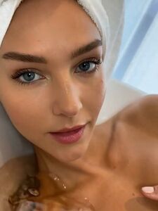 Rachel Cook Nude Bath Robe Strip Leaked