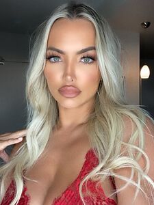lindseypelas exclusive onlyfans leaked nudes
