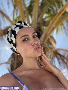 luxury girl leaks nude photos