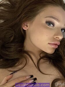 LillyRaeTv Onlyfans Latest Nudes Leaked Photos