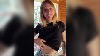 Dedeeeandreaa Cute Bitch Handjob Before Destroy Her Pussy OnlyFans Video