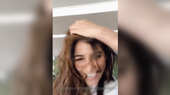 Poonam Pandey Nasty Indian Sexy Dance Teasing OnlyFans Leaked Video
