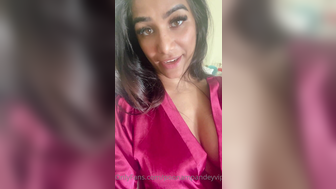 Poonam Pandey Indian Chick Exposed Tits While Wearing Nightdress Onlyfans Video