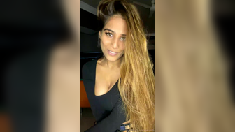 Poonam Pandey Shy Indian Chatting to Her Fans in Live Onlyfans Video