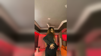 Poonam Pandey Long Hair Indian Shows Her Big Tits Leaked OnlyFans Video