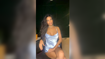Poonam Pandey Naughty Chick Exposed Her Tits While Chatting to her Fans Onlyfans Video