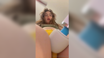 Rlrunescapegf Cutie Using Vibrator On Pussy OnlyFans Leaked Video