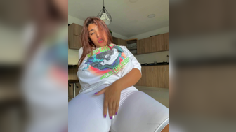 Katybloom17 Sexy Babe With Massive Ass Teasing OnlyFans Video