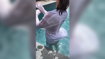 Brandygordon Sexy Thot Playing With Tits In The Pool Teasing OnlyFans Video