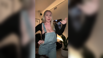 Wettmelons Blonde Babe Exposed Her Bouncy Tits While Try on New Cloths Video