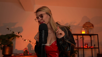 Sophstardust Cute Blondie With Big Tits ASMR Video