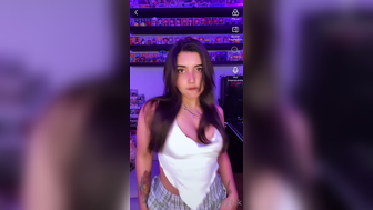 AndyyTok Hot Girl Sexy Dance While Teasing TikTok Video