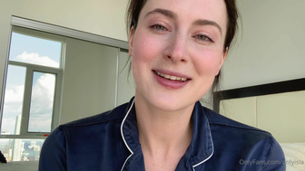 Onlyisla Naughty Milf Talks Dirty and Showing Her Natural Boobs on Cam Onlyfans Video