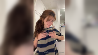 Puppiwi Squeezing And Teasing Her Juicy Melons Onlyfans Video