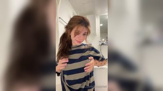 Puppiwi Squeezing And Teasing Her Juicy Melons Onlyfans Video