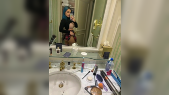 Sofiiiagomez Lifting Up Her Mini Skirt And Show Ass Onlyfans Video