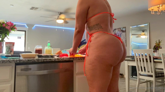Sophiethebodyvip Cooking In The Kitchen While Wearing Mini Bikini Onlyfans Video