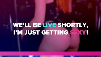 Amouranth jerkmate painting on her nude boobs and pussy on livestream video