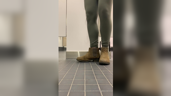 Redheadwinter Gets Thrilled And Fingering Her Shaved Pussy Till Cum In Public Toilet Onlyfans Video