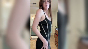 Erin Gilfoy Gets Exposed Her Tits and Ass While Try on New Dresses Onlyfans Video