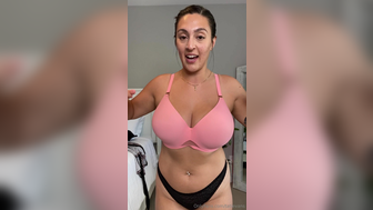 Tatievans Touching Big Boobs During Bra Try On Haul Leaked Onlyfans Video