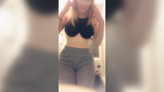 LittleSpoonz Shaking Huge Ass Cheeks In Tight Thong Video