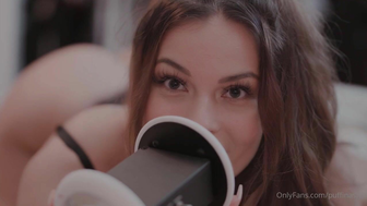 Puffin ASMR OnlyFans Close Up Kisses Video Leaked