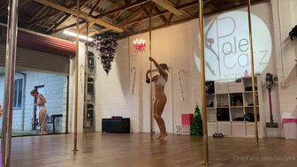 Laurenk In Stripping Class Wearing Sexy Under Wears Onlyfans Video