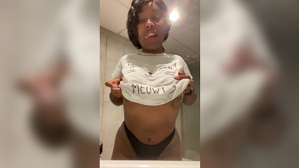 Nicole Aka Noobitt2 Horny Ebony Lifts Up Her Top And Tease Nude Boobs Video