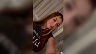 Pandora Kaaki Lifts Up Her Top And Start Rubbing Tits On Pillow While She Twerks Nude Booty Video