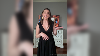 Christina Khalil Gets Exposed her Big Natural Tits While try on Haul Onlyfans video