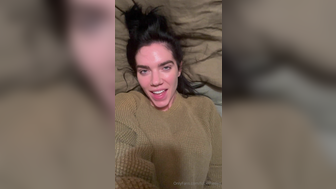 Lizbeth Eden Takes Out Her Horny Tits And Playing Them While Rubbing Pussy Onlyfans Video