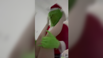 Tayler Hills Cute baby Getting Fucked Hard by Grinch Onlyfans Video