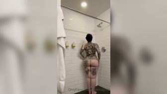 Ravengriim Gets Exposed her Massive Bubble Butt Onlyfans Video
