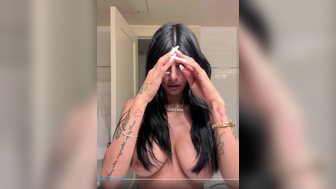 Mia Khalifa Flashing Her Both Nipples Onlyfans Video