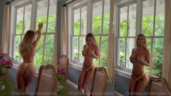 Daisy Keech Playing Horny Nipples Onlyfans Video