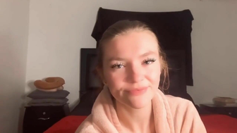 Sexy Teen Dirty Talks While Masturbating to Orgasm