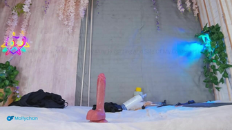 Mollyflwers Stretches Pink Cunt With Dildos Leaked Video
