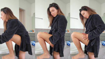 Alinity Nude Booty Tease in Bathrobe Onlyfans Video