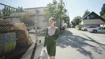 Ritalolita Flashing Pussy and Tits on the Busy Public Video