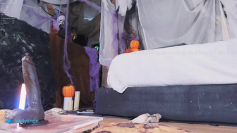 Mollyflwers Stretching Nude Cunt With Dildo While Vibrating Onlyfans Video