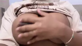 Big Boobs Redditor Plays with Her Huge Tits on Camera