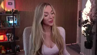 Bebahan Playing And React A Naughty Video Game In This Seductive Video