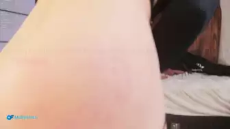 Mollyflwers Fit Babe Deeply sucks a Dildo while showing her Juicy tits in Live Stream Video