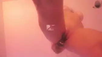 Katee Owen Fucks Herself With a big Dildo in This Live Stream Masturbation Video