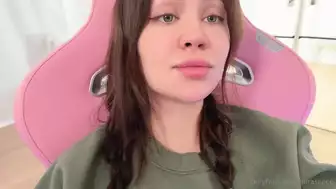 Mirasjuice Teasing with Her Tits and Showing Booty Solo Video