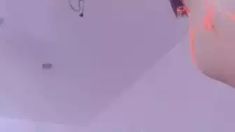 Katee Owen Gets Exposed her ass and Tits in Tight bikini in live Video