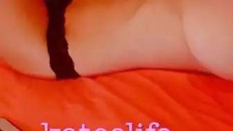 Kateelife Curvy Goddess Shows her Tits and Plays with Them in Live Stream Tease Video