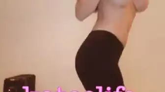 Kateelife Fit Babe Strips Down and Plays with Her Pussy in Live Cam Video